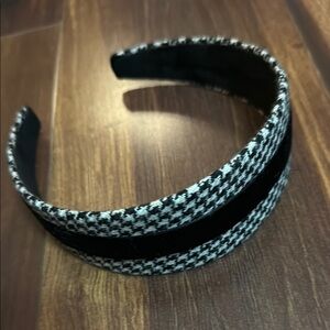 LOFT Black and White Houndstooth Headband